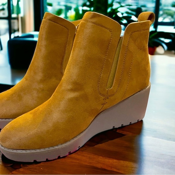 NWT and Box Jessica Carlyle Ankle Suede Boots Size 11 - Picture 3 of 8